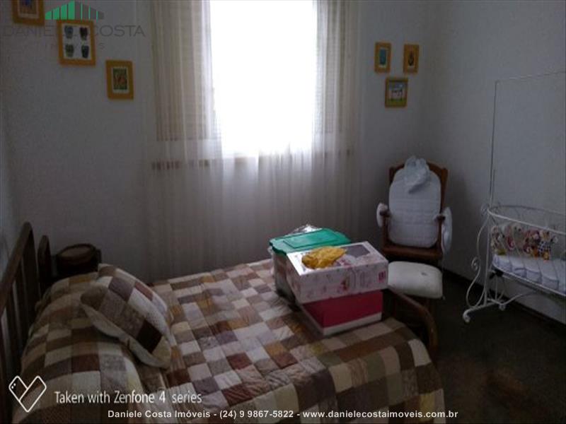 Casa a Venda no Centro em Penedo (Itatiaia)